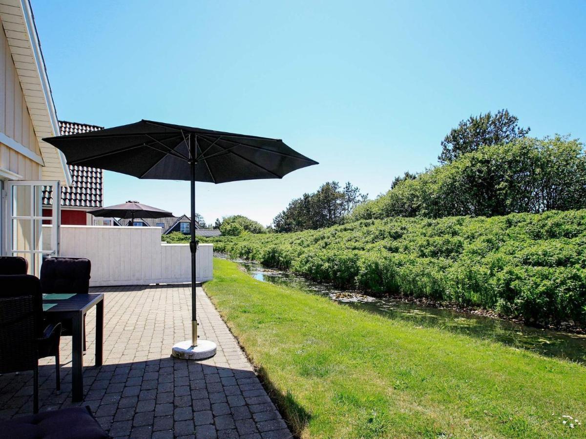 4 Person Holiday Home In Bl Vand Blåvand Extérieur photo